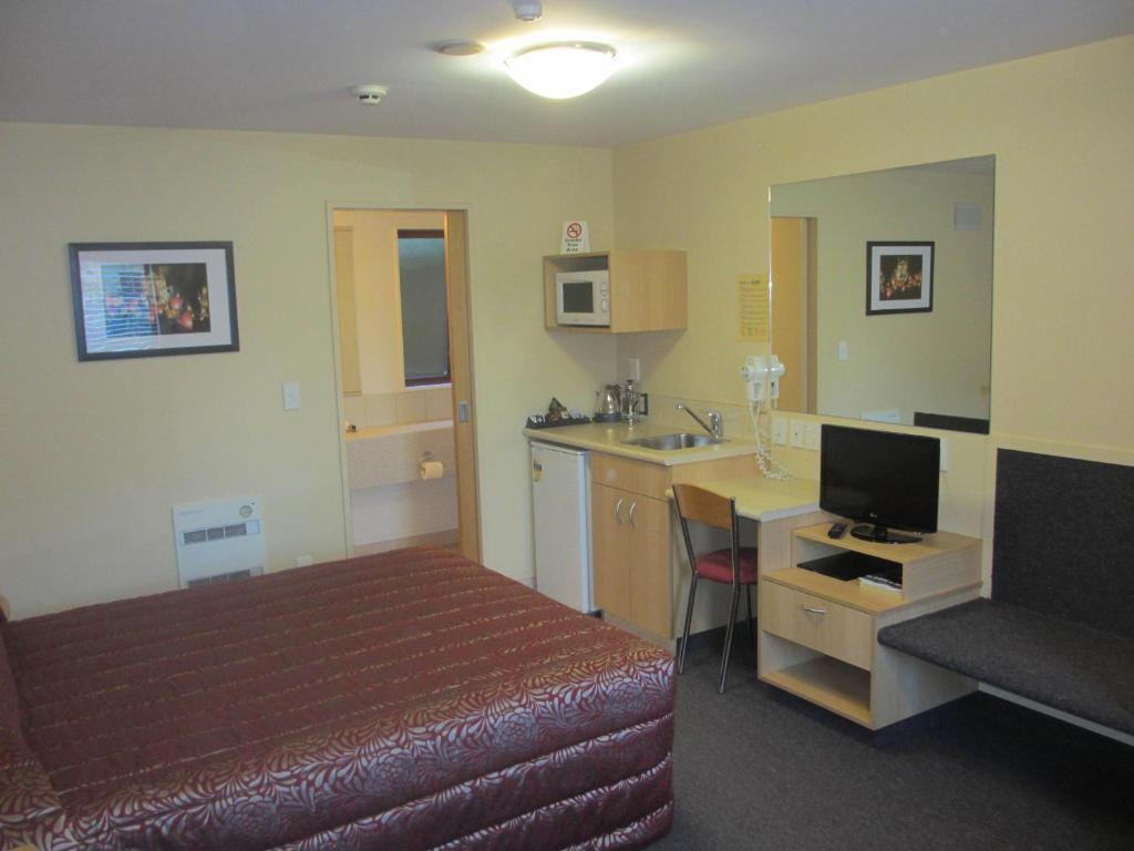 Alhambra Oaks Motor Lodge Дьюндин Номер фото