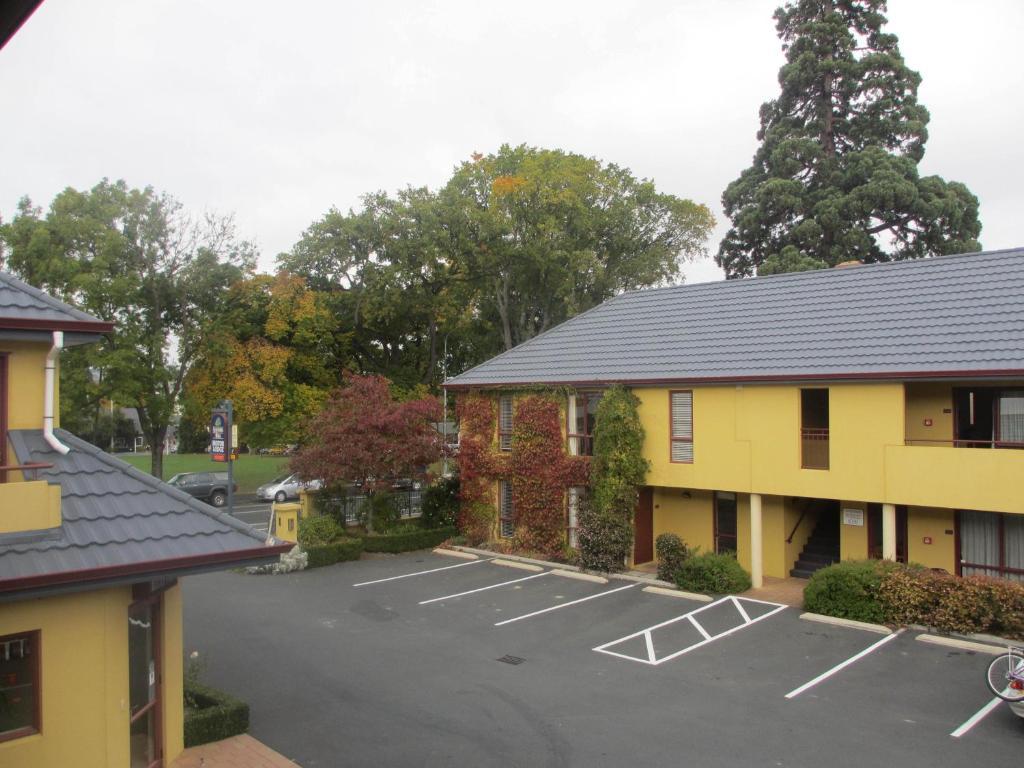 Alhambra Oaks Motor Lodge Дьюндин Экстерьер фото
