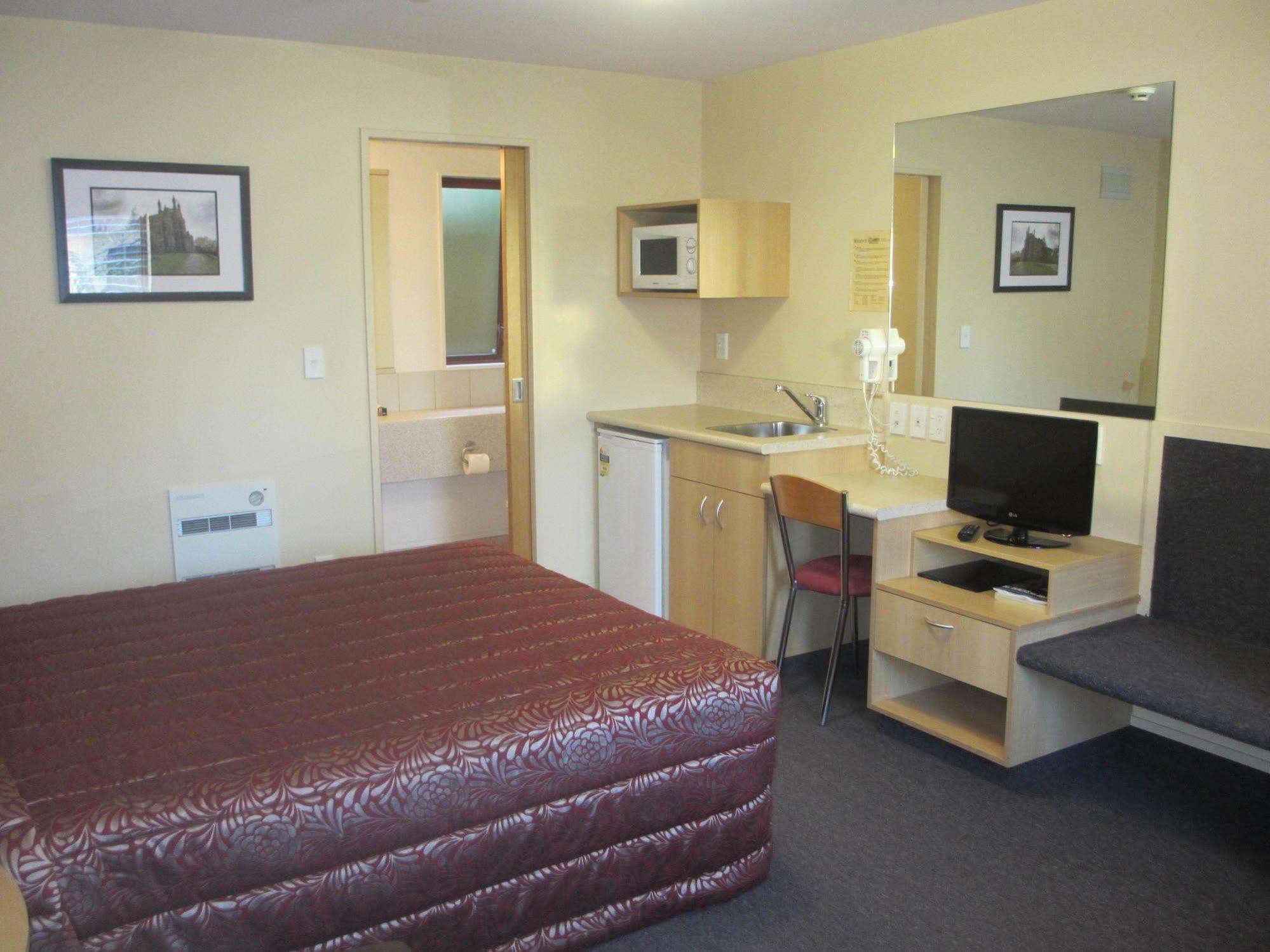 Alhambra Oaks Motor Lodge Дьюндин Экстерьер фото