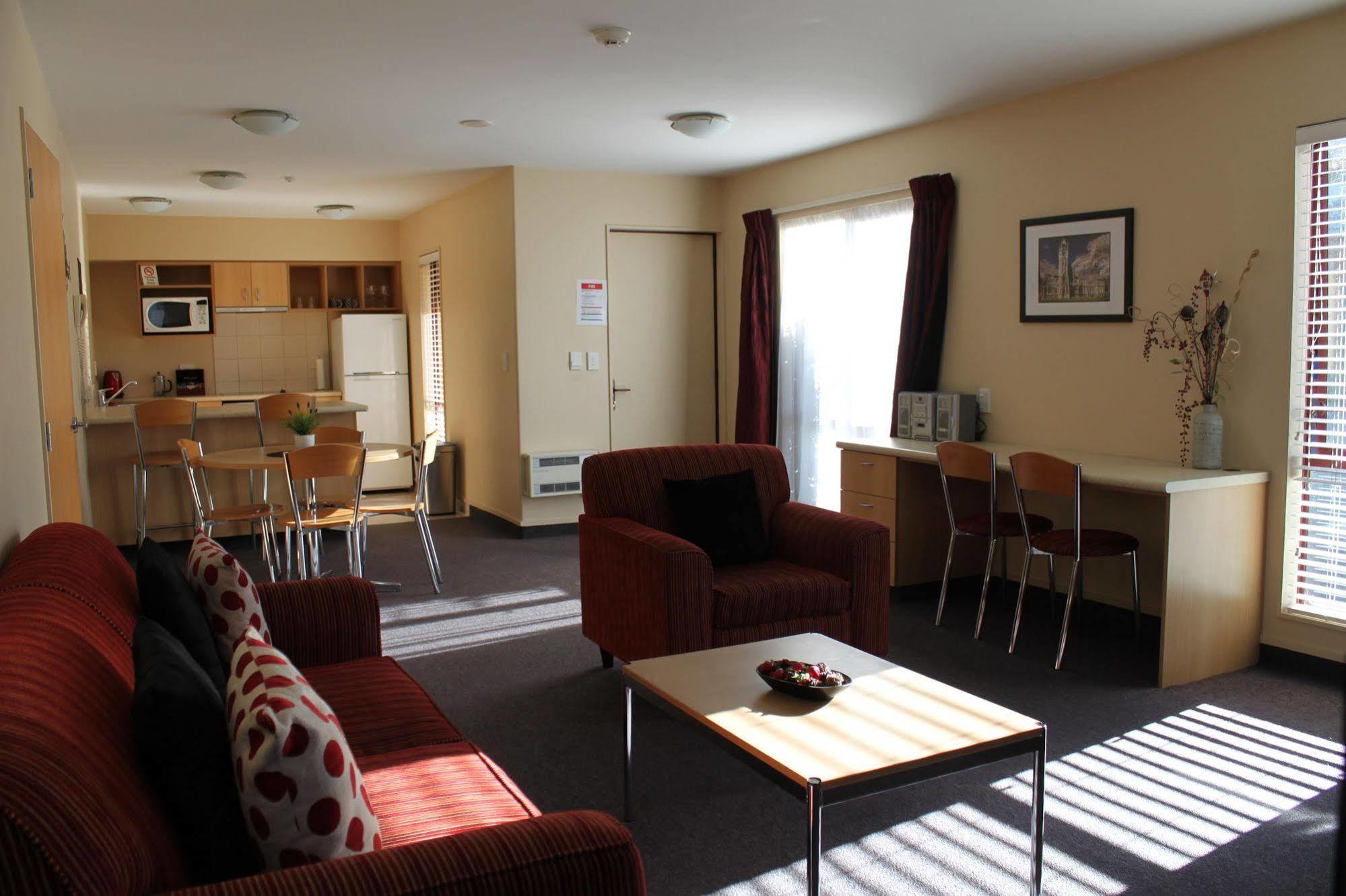 Alhambra Oaks Motor Lodge Дьюндин Экстерьер фото