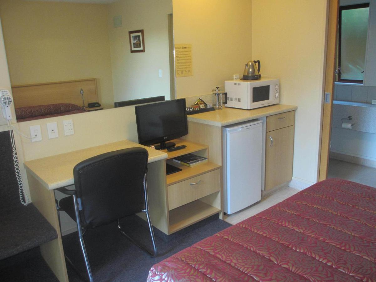 Alhambra Oaks Motor Lodge Дьюндин Номер фото
